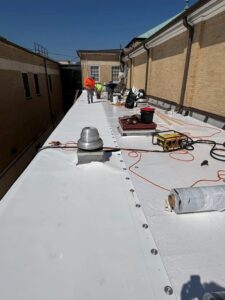 : A reliable roofing contractor provides a written estimate, verifiable