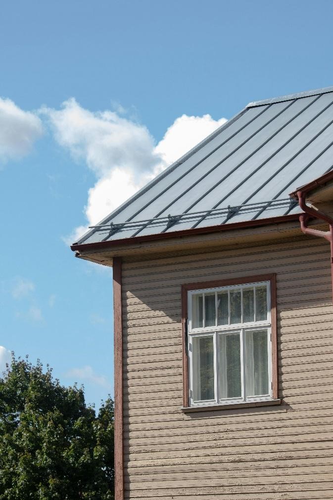 Emergency tarping, proper documentation, and professional roof inspections help homeowners handle storm damage with confidence after major weather events.