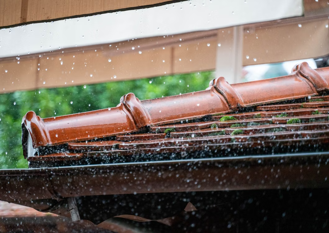 Commercial roof drainage cleaning in Atlanta